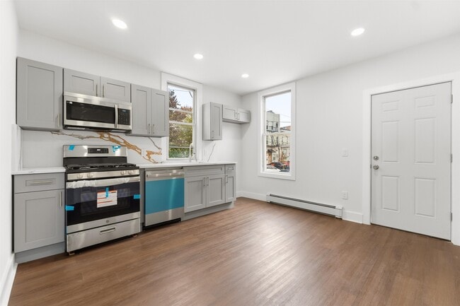 Photo - 1714 West St Unit 1