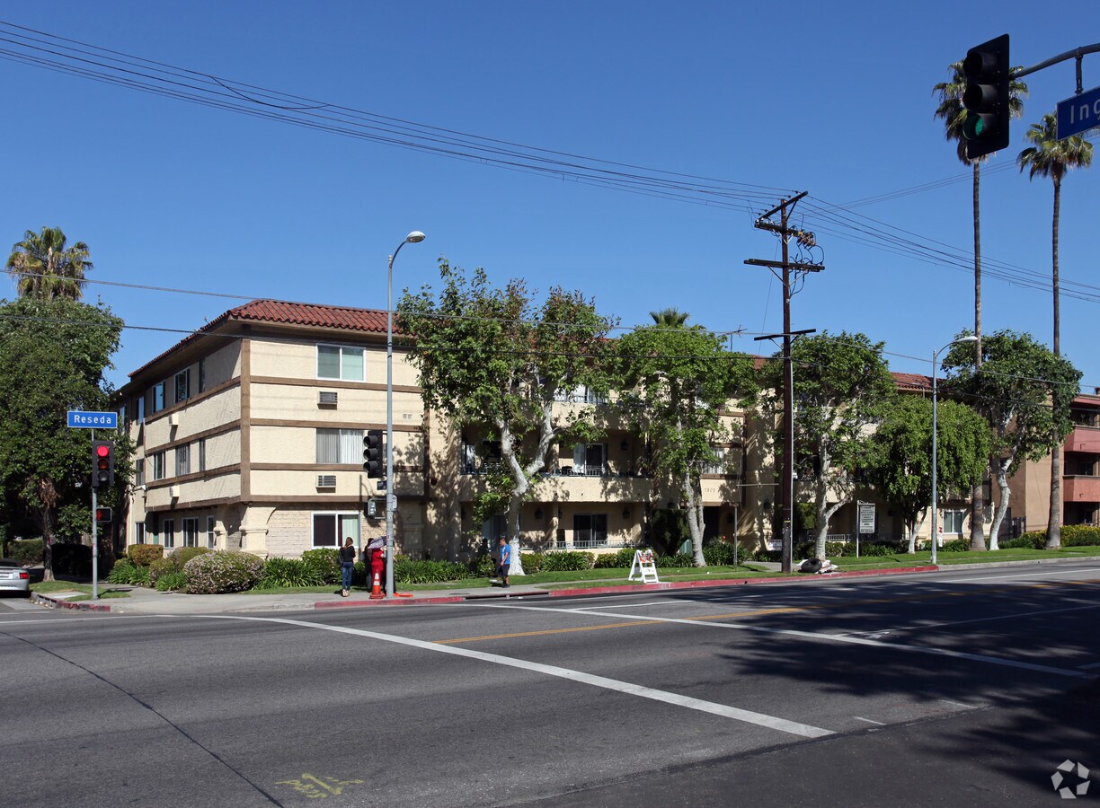 Royal Garden Apartments - Royal Garden Apartments