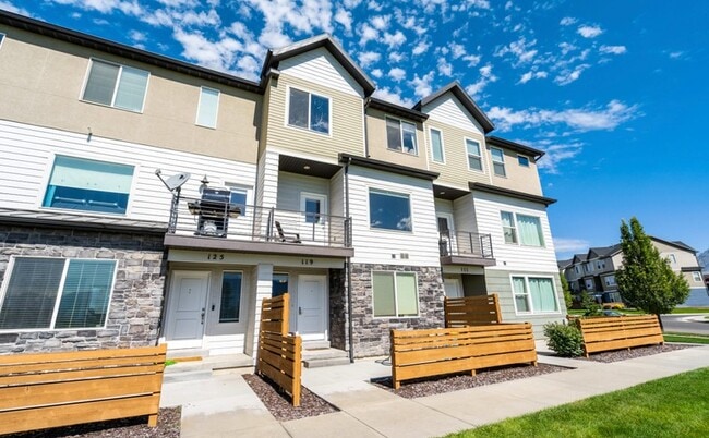 Building Photo - 119 S 1800 W
