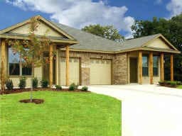 Building Photo - AVAILABLE NOW! Beautiful 3 Bedroom Duplex Located in Grand Heritage, Lavon, Texas!
