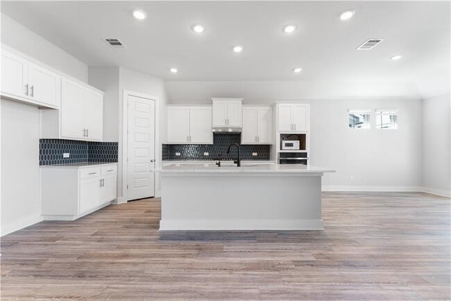 Photo - 1101 Kerrwood Wy