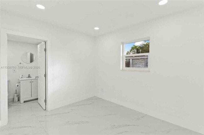 Photo - 4685 SW 33rd Dr