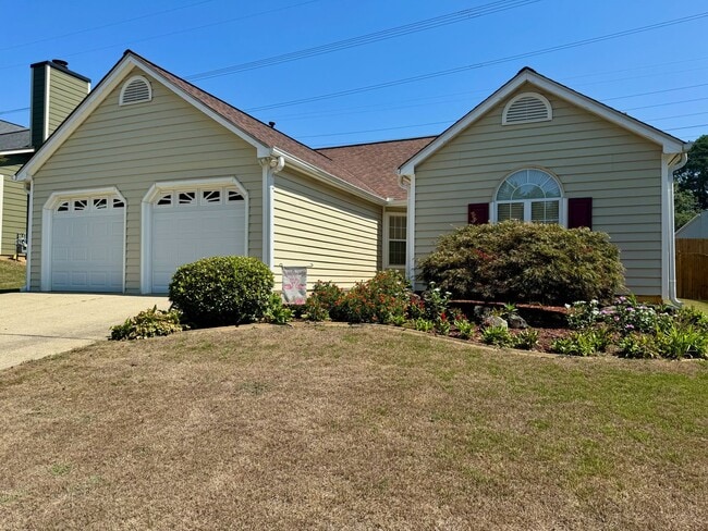 Building Photo - Sunroom and Fenced Backyard in the Heart of Kennesaw!