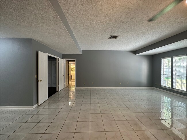 Photo - 3319 Green Fields Dr