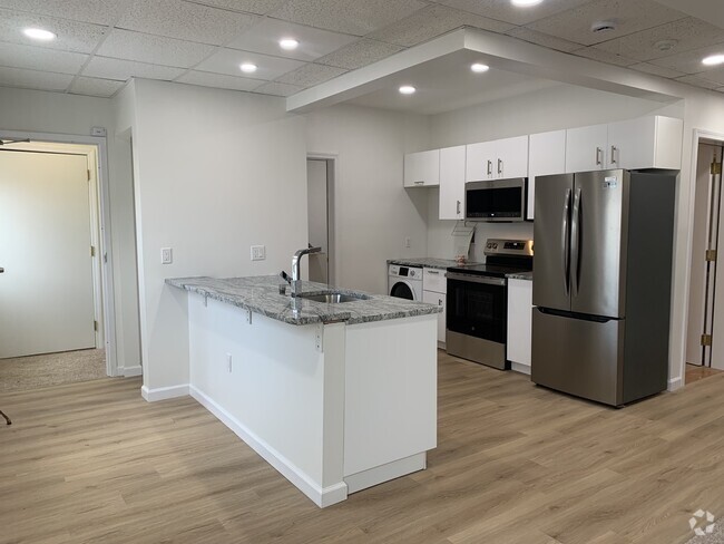 Building Photo - 190 Westbrook Rd Unit Apt2A