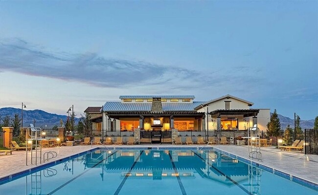 Photo - 10276 Thurso Ave