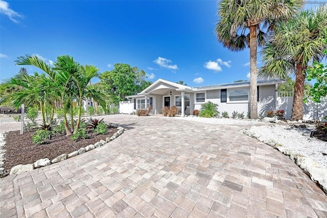 Building Photo - 345 Avenida Leona Rental