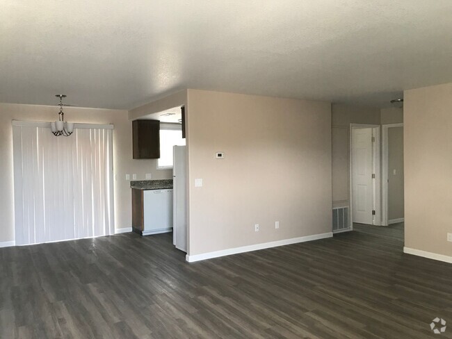 Building Photo - 2 Bedroom 1 Bathroom Apartment with Laundr... Unit 1783