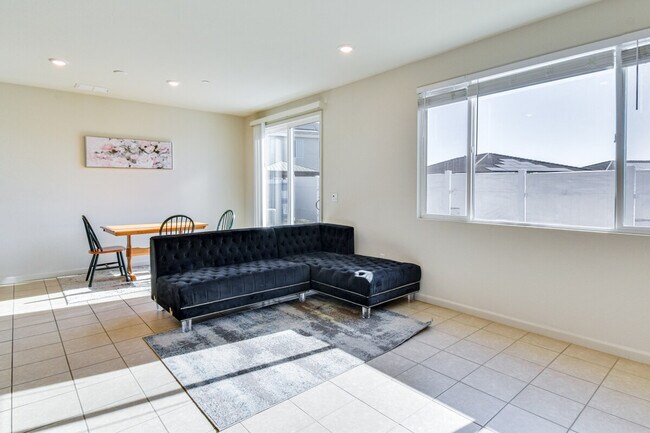 Photo - 1442 Copperfield Ave Unidad ID1307252P