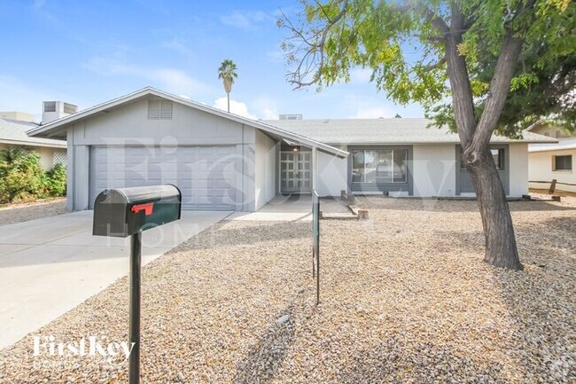 Building Photo - 5227 W Hearn Rd Rental