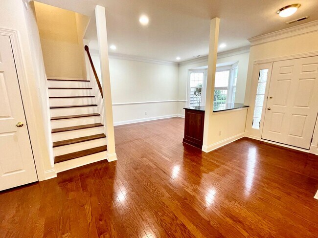 9519 Dellbrook Ct