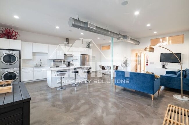 Prime Commercial Office Space Available Beverly Blvd Los Angeles