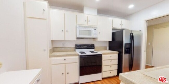 Photo - 6225 Canterbury Dr Unit 306