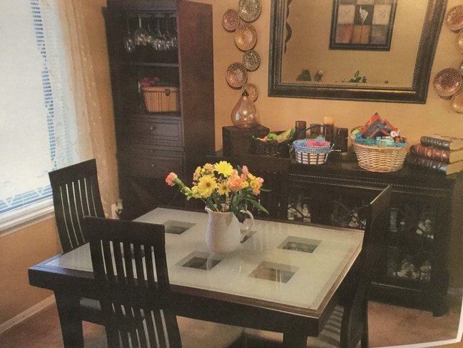 Building Photo - 322 Woodland Ct Unit 322 Woodland Court