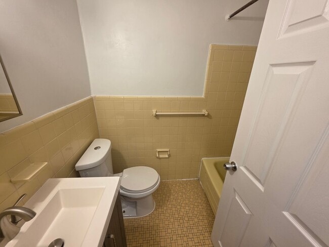 Photo - 3921 Lankenau Ave Unit 2F