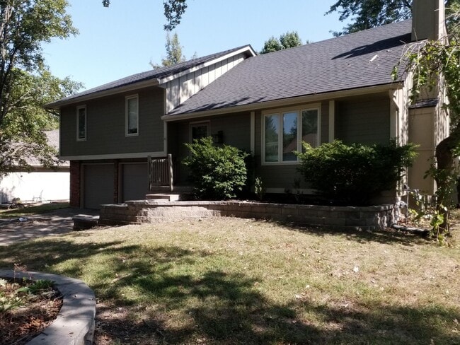 Photo - Coming Soon – Beautifully Renovated 4-Bedroom Home in Blue Springs!