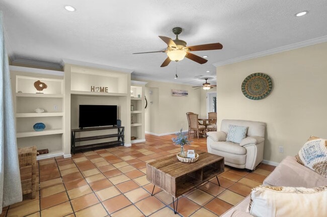 Photo - 991 SE Walters Terrace