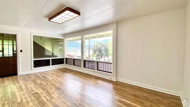 Building Photo - 3007 Lanikaula St Unit A (Upstairs) Rental