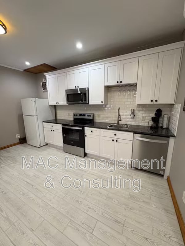 Photo - 335 N Peachtree Ave Unit commercial