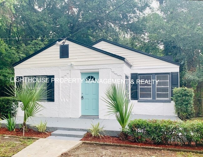 Photo - Fully Renovated! Cozy 3 Bed/2 Bath Home