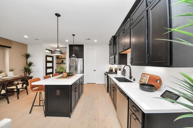 Photo - 1418 Revolution Way