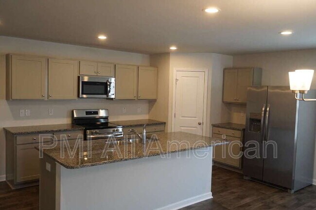 Photo - 289 Greenbay St