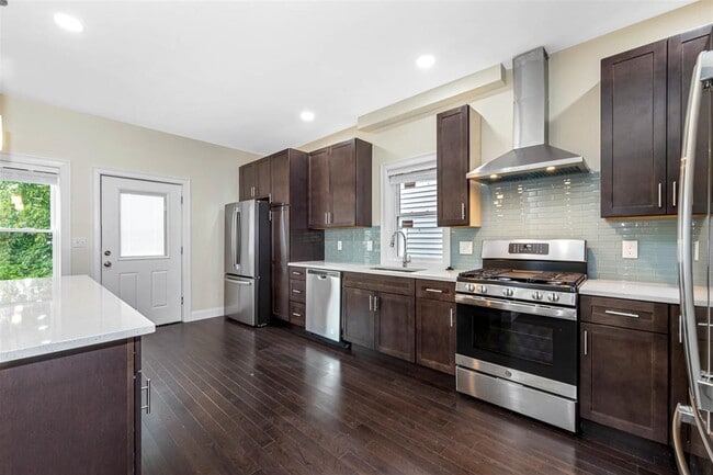 Photo - 75 Winchester St Unit 1