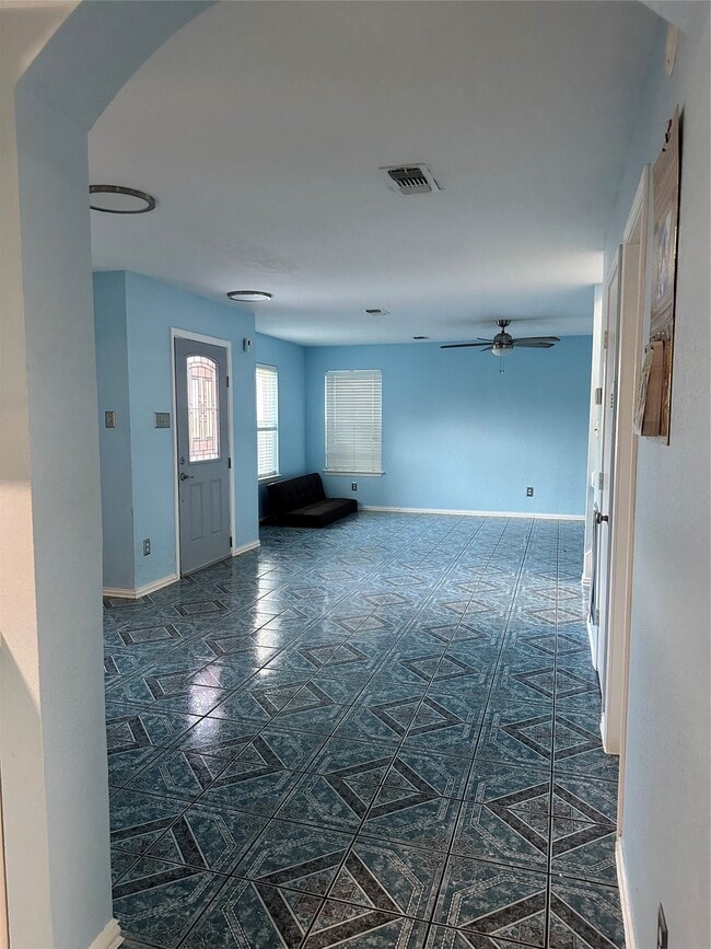 Photo - 8340 Folkstone Ln