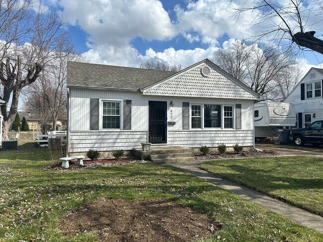 Photo - 472 N 17th St