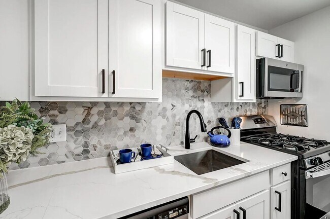 4000 Linkwood Rd Unit 4008E