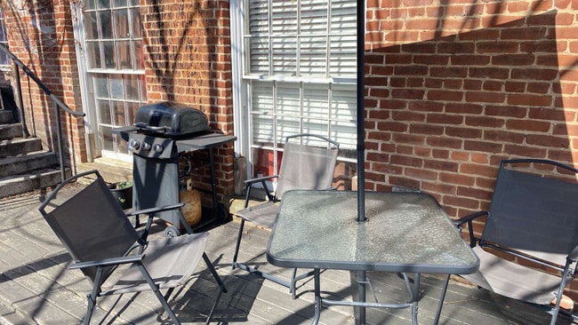 Building Photo - 1009 Jefferson St