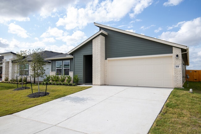 Photo - 650 Gladiola Loop