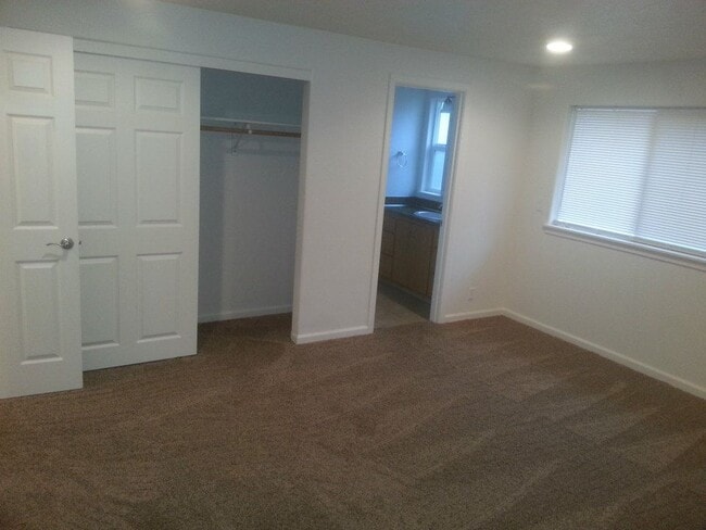 Photo - 1587 Distinctive Ct S Unidad 1585