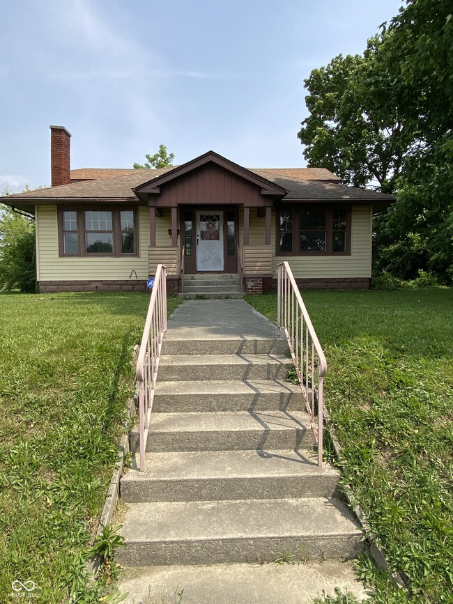 Photo - 1000 E 8th St Casa