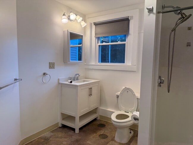 2 Osborne Ln