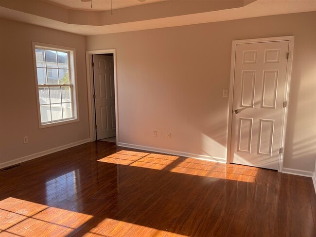 Photo - 3261 Cave Springs Ave