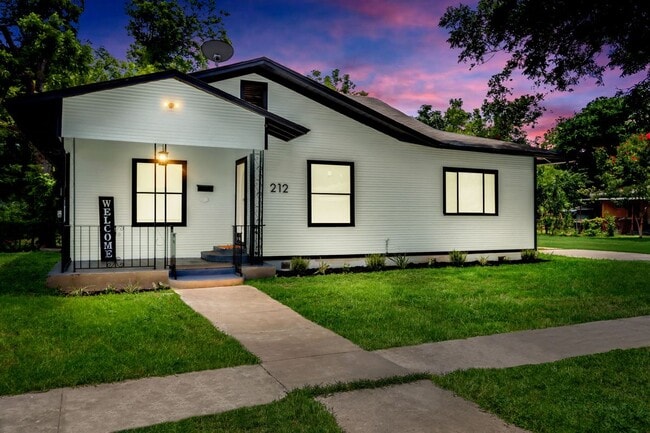 Building Photo - 1213 Spicewood Rental