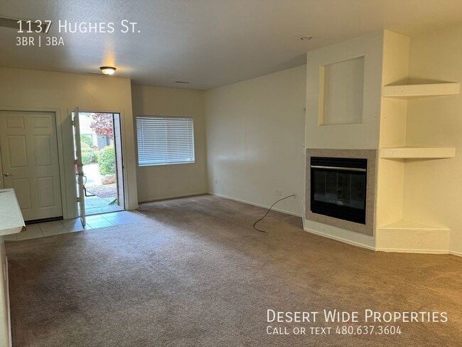 Photo - 1137 Hughes St