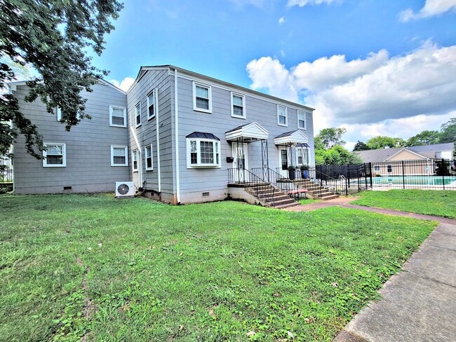 Building Photo - Beautiful 2BR / 1BA Apartment In Old Town/Five Points!