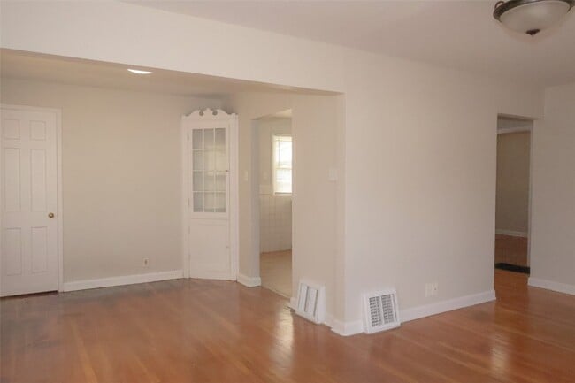 Photo - 10131 Cabot Dr