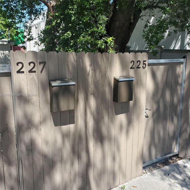 Photo - 225 NW 59th St