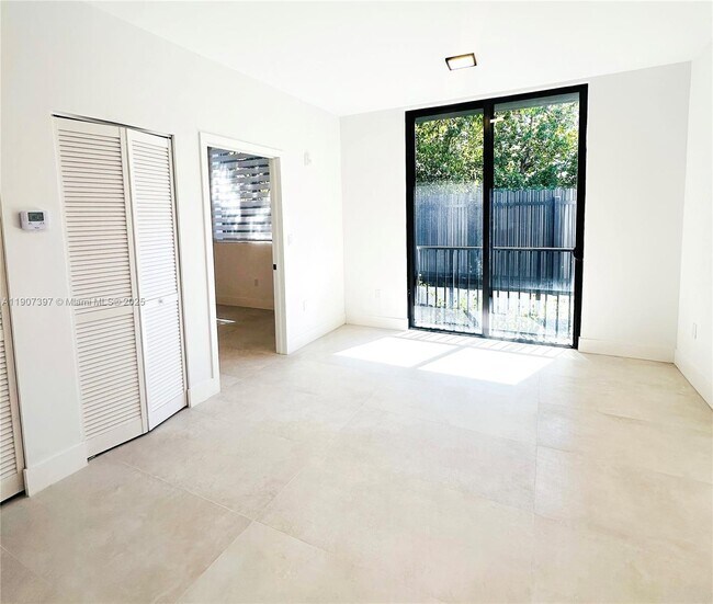 Photo - 1547 NW 2nd St Unit 204