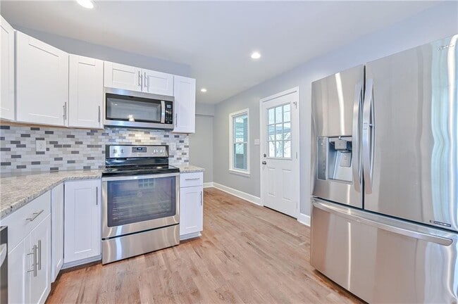 Photo - 1421 Thunderwood Ct SW