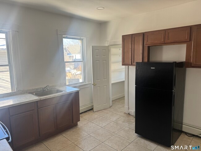 Photo - 46-48-48 Pliny St