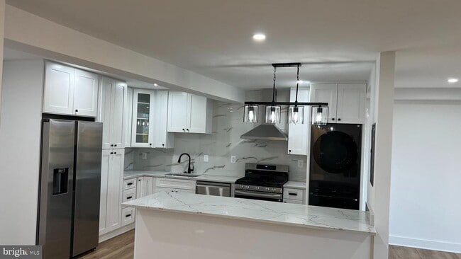 Photo - 3701 S George Mason Dr Unidad 904-N