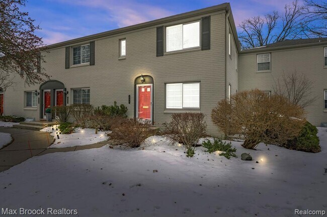 Photo - 695 Graefield Ct