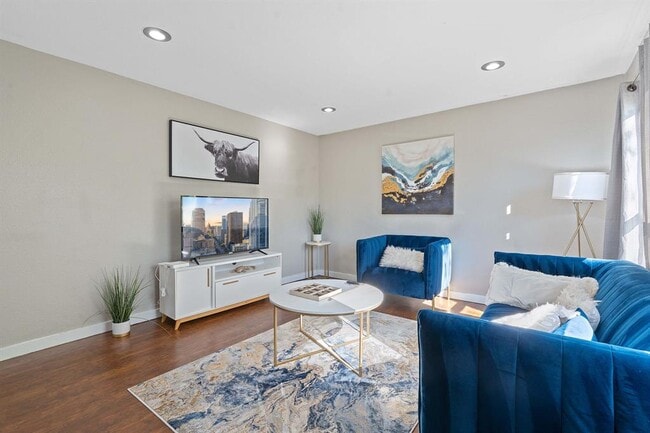 Photo - 1906 Valley Hill Cir