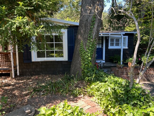 Building Photo - 29 Azalea Ave Rental