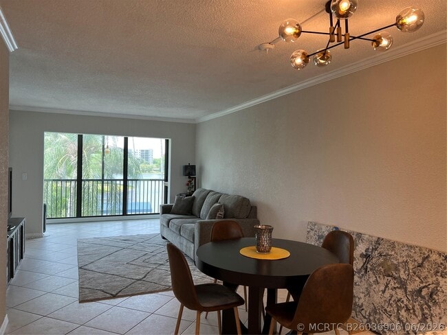 Photo - 2220 N Cypress Bend Dr Unit 301