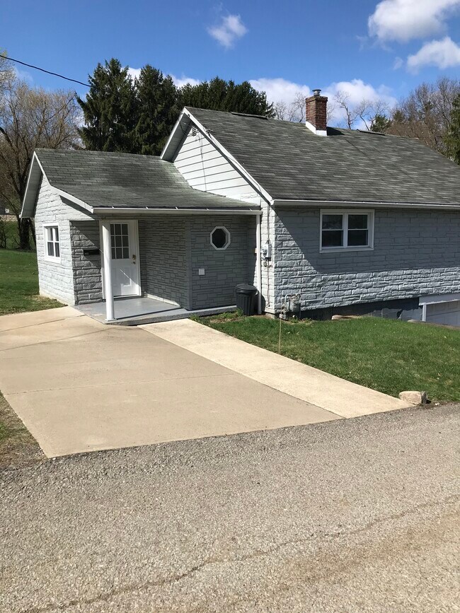 Photo - 912 Dawson Ave